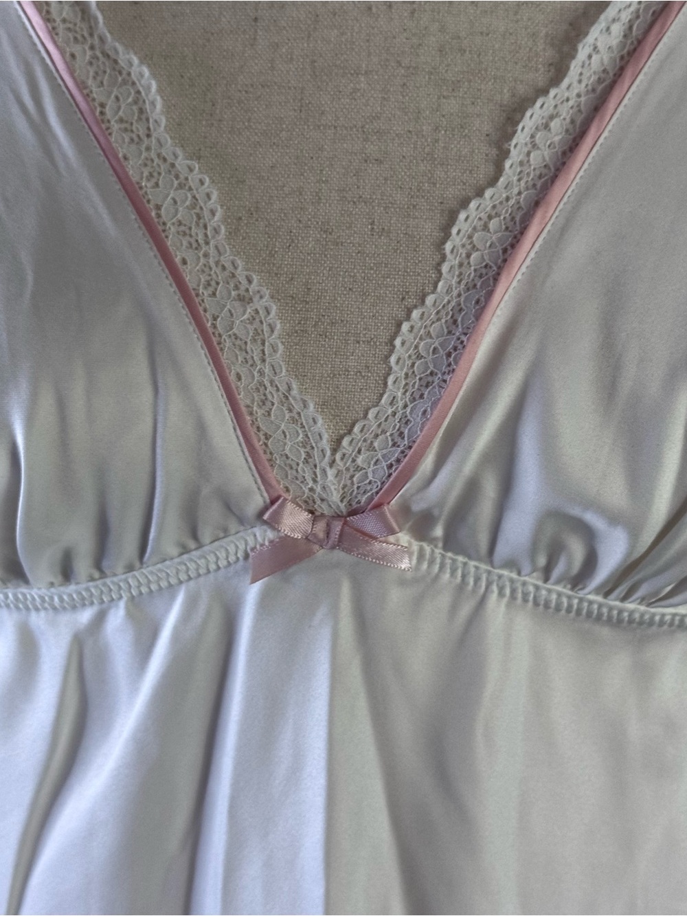 Flora by Flora Nikrooz White Satin Lace Trim Camisole Cami Top Medium - Picture 5 of 12